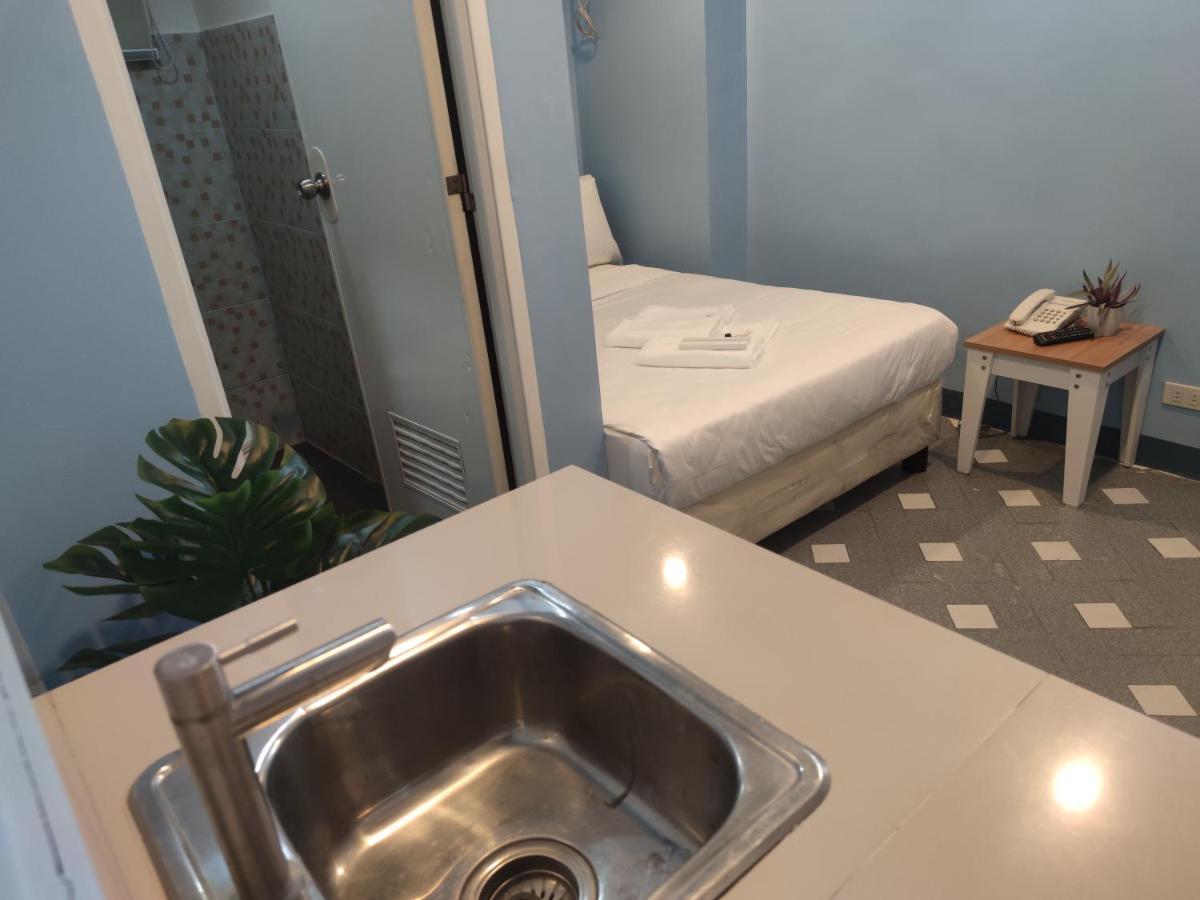 Glory Hotel Cubao 케손시티 외부 사진
